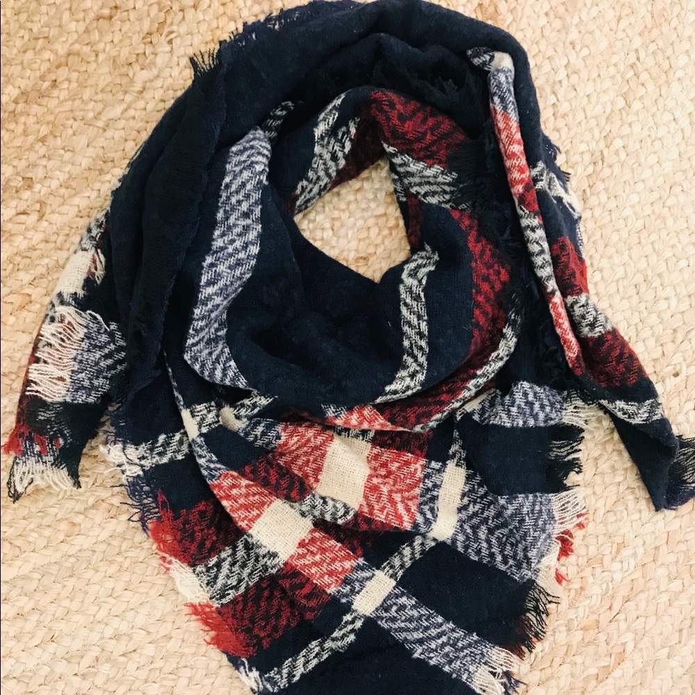 **NWOT** Blanket Scarf - Navy Plaid